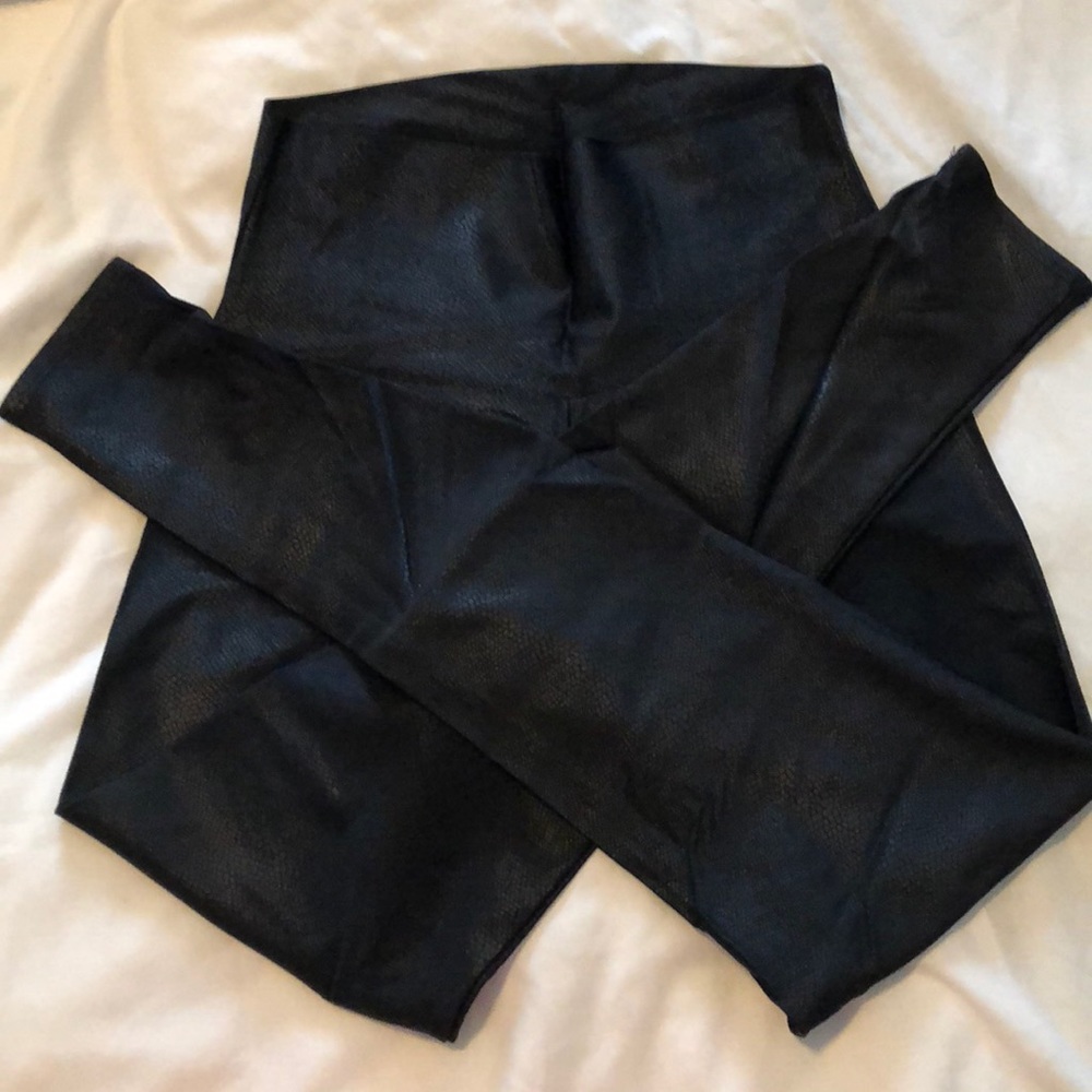 Onzie snake print high rise yoga pant